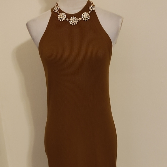 Old Navy Dresses & Skirts - Old Navy Elegant Brown razor back mid length Dress